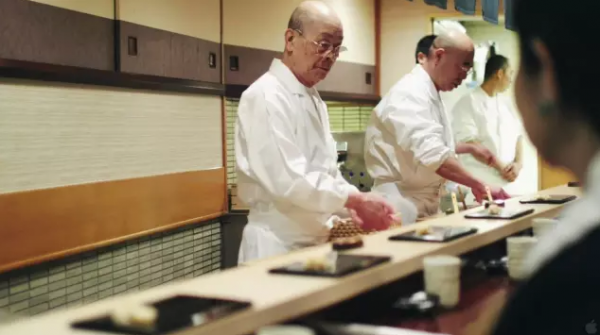 披著“情懷“的虛假外衣 互聯網外賣緣何成食品安全重災區